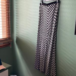 Black and Whit Maxi Skirt
